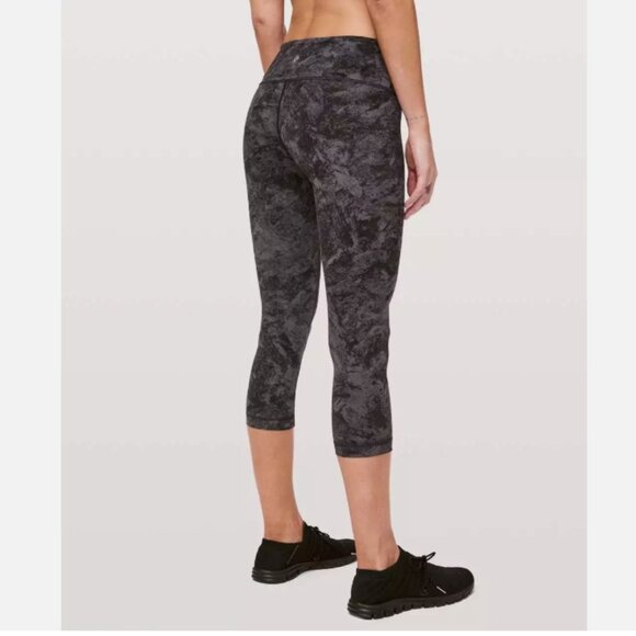 Lululemon Wunder Under Crop III 21" *Full-On Luxtreme Washed Marble Titanium 4 - Picture 2 of 3
